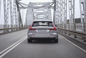 Volvo V60 T8 Recharge AWD Inscription 2021 года  (WW)